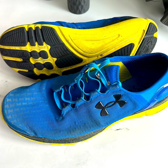 Men’s Blue & Yellow Under Armour Shoes! Size 10.5 Magnet closure-stretchy laces! - Picture 2 of 4